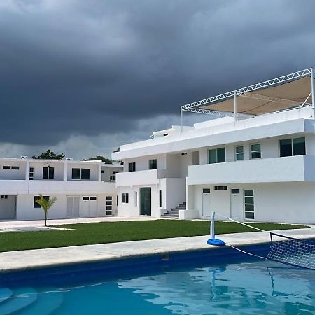 Guest House Stone Wall Residences Cancún Exterior foto